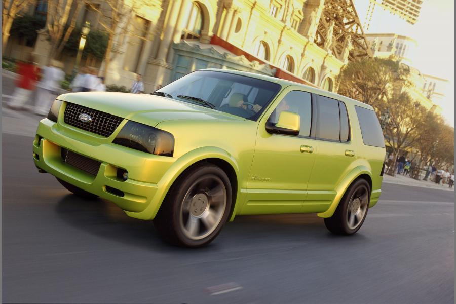  Ford Explorer Urban Concept 2002 года  (фото 1 из 16)